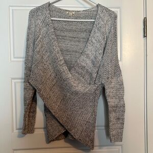 En Creme Charcoal V-Neck Sweater
